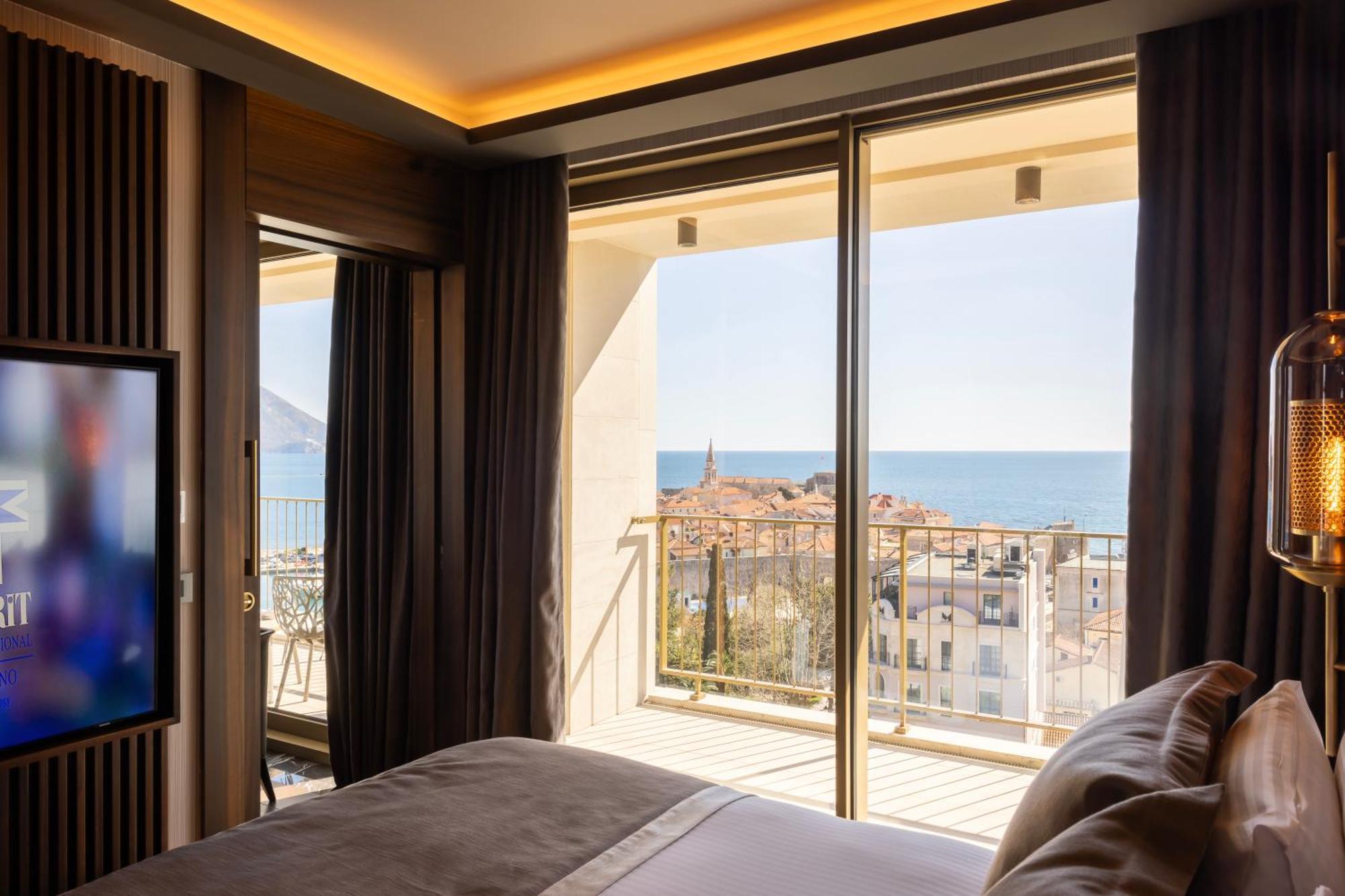 Merit Starlit Hotel & Residences Budva Bagian luar foto